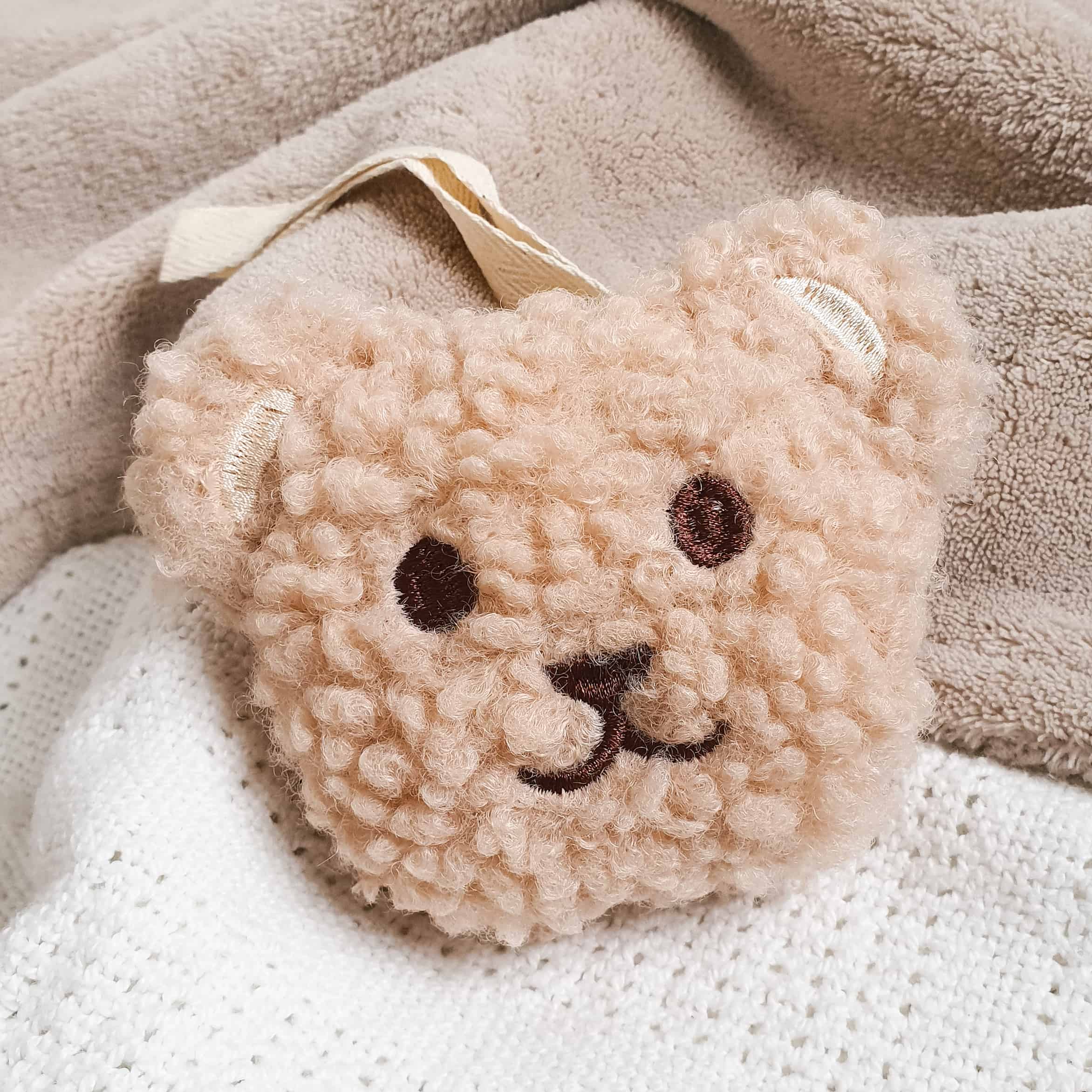 Speenknuffel, speendoekje om speentje aan vast te maken. Lief teddybeer, knuffelbeertje in beige kleur van Little Ukkies